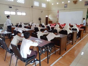Attachment for Siswa Baru MIS Winduraja Ciamis Kunjungi Gada Membaca, Perkenalkan Budaya Literasi Dini